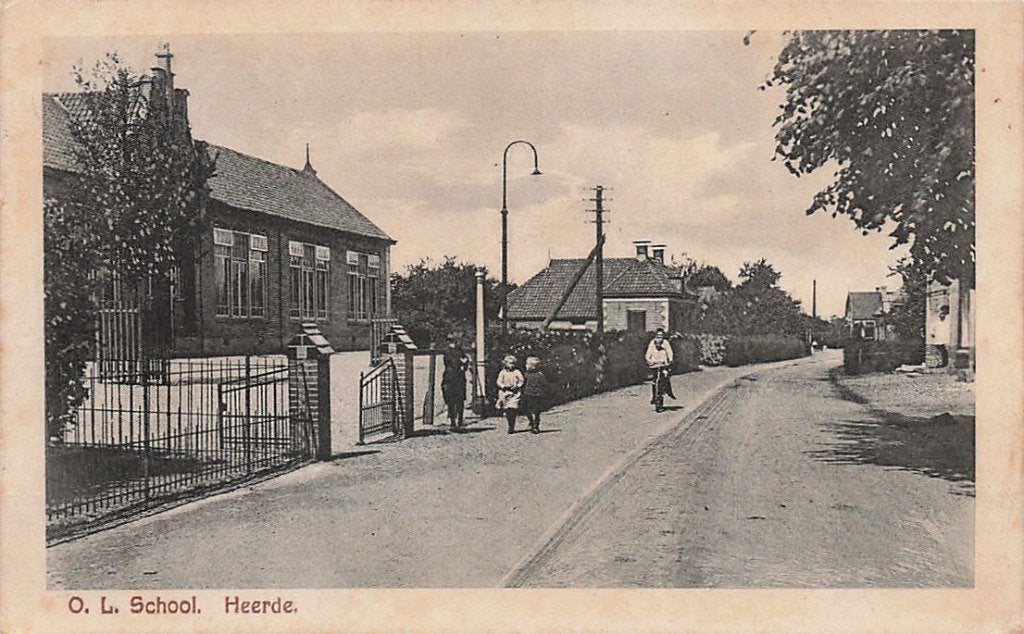 AN142 Heerde School 1924  uitg. v.d. Most, Verzenden, 1920 tot 1940, Gelopen, Gelderland