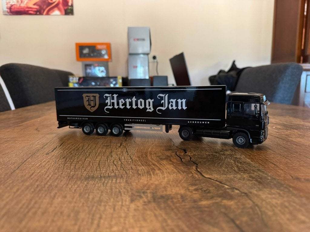 Hertog Jan schaalmodel 1:50, Ophalen, Zo goed als nieuw, Bus of Vrachtwagen, Overige merken