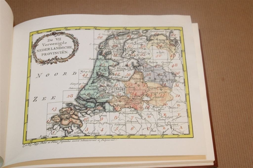 Reise- en Zak-Atlas 1773 — Facsimile 74 Kaarten Nederland, Gelezen, Ophalen of Verzenden, Landkaart, 1800 tot 2000