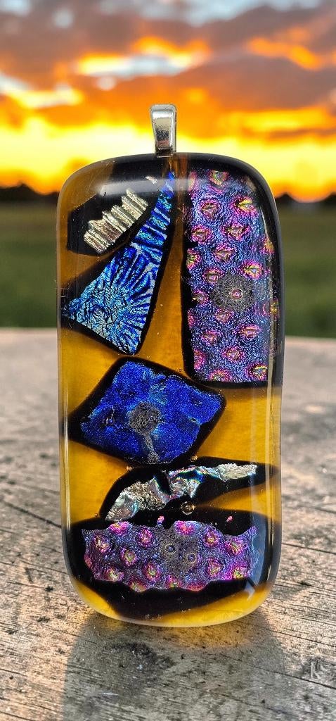 Aparte (ketting)hanger. Glasfusing. Uniek, Ophalen of Verzenden, Nieuw, Overige kleuren, Glas of Kristal