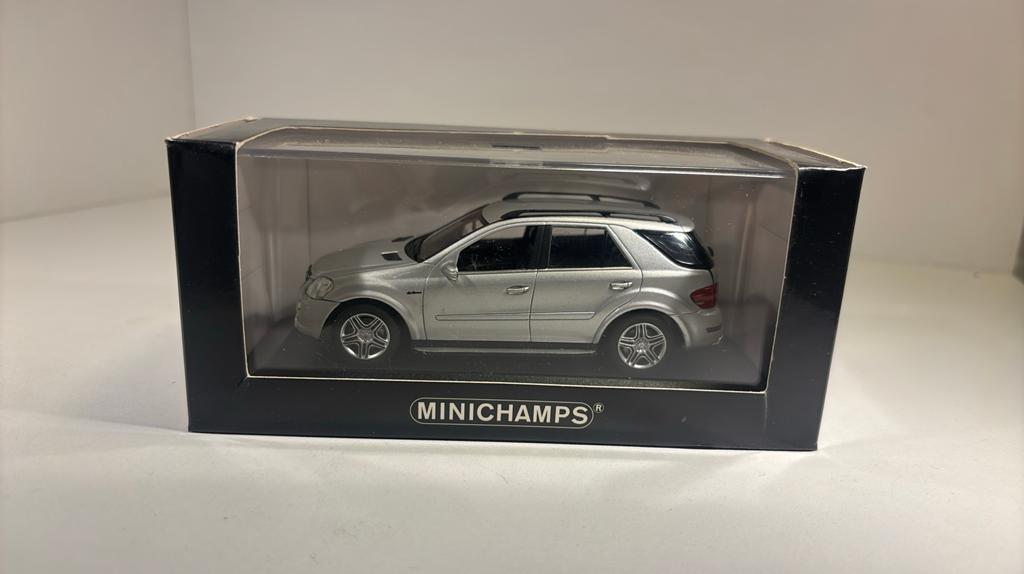 Mercedes benz ml63 amg minichamps 1.43, Auto, Ophalen of Verzenden, MiniChamps, A