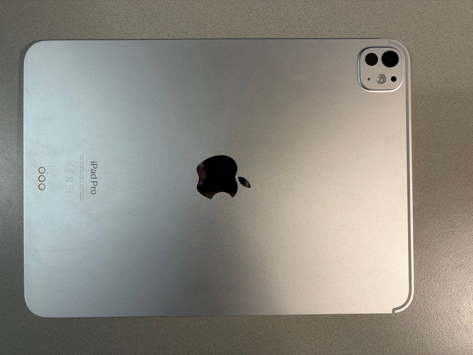 Apple iPad Pro 11 inch (2024) 256GB WIFI zilver, Computers en Software, Apple iPads, 11 inch, Ophalen of Verzenden, Zo goed als nieuw