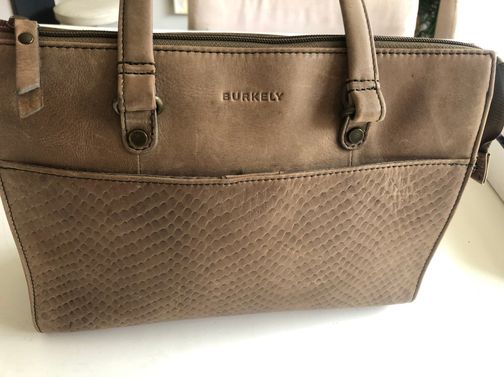 Te koop: leren tas, Burkely, olijfgroen, Sieraden, Tassen en Uiterlijk, Tassen | Damestassen, Ophalen of Verzenden, Zo goed als nieuw