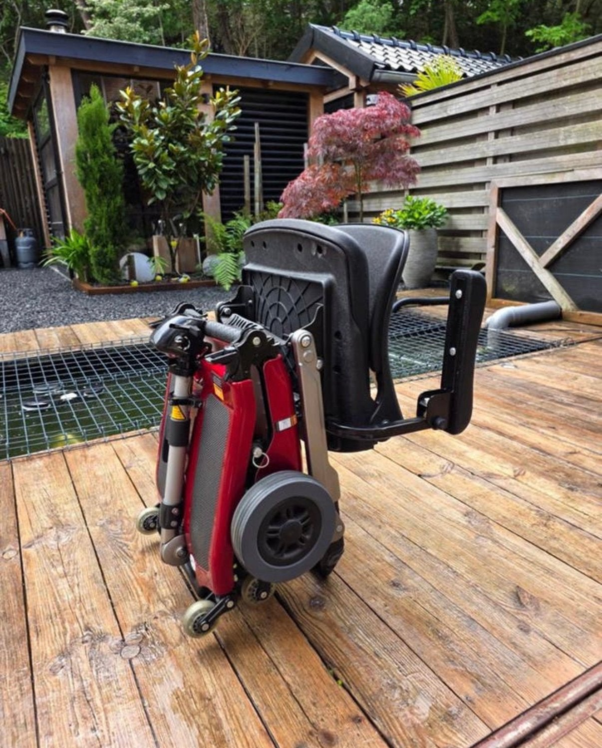 Luggie Super Luxe opvouwbare scootmobiel met laadstation, Ophalen, Inklapbaar, Zo goed als nieuw, Elektrische rolstoel
