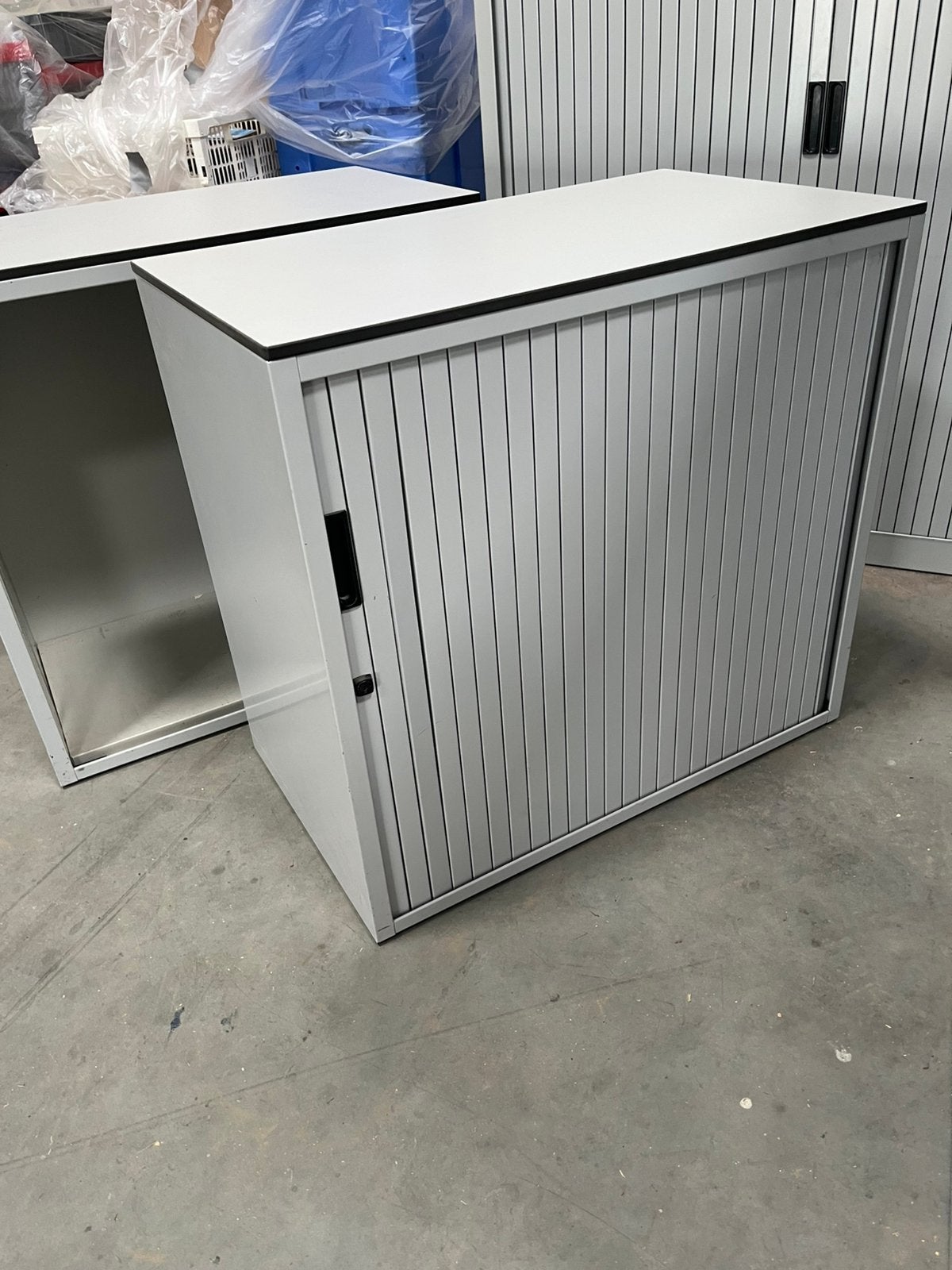 Roldeur kasten, Huis en Inrichting, Kasten | Roldeurkasten en Archiefkasten, Ophalen, 100 tot 150 cm, Zo goed als nieuw, Minder dan 100 cm