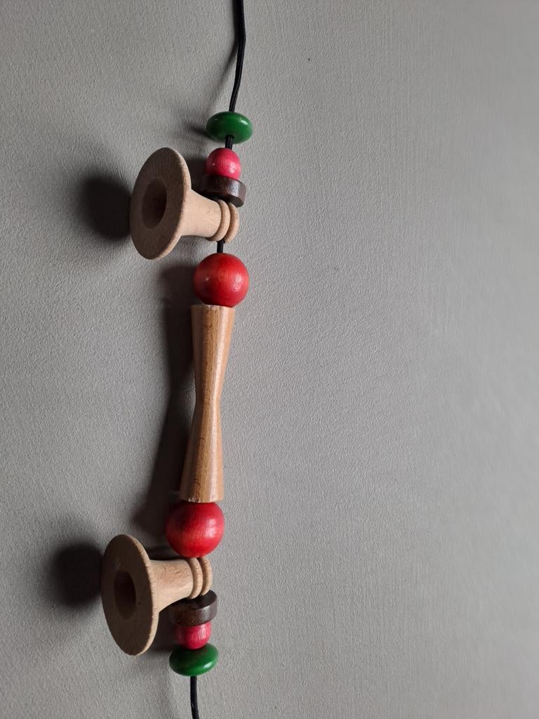 Vintage retro houten wagenspanner met gekleurde kralen, Ophalen of Verzenden, Gebruikt