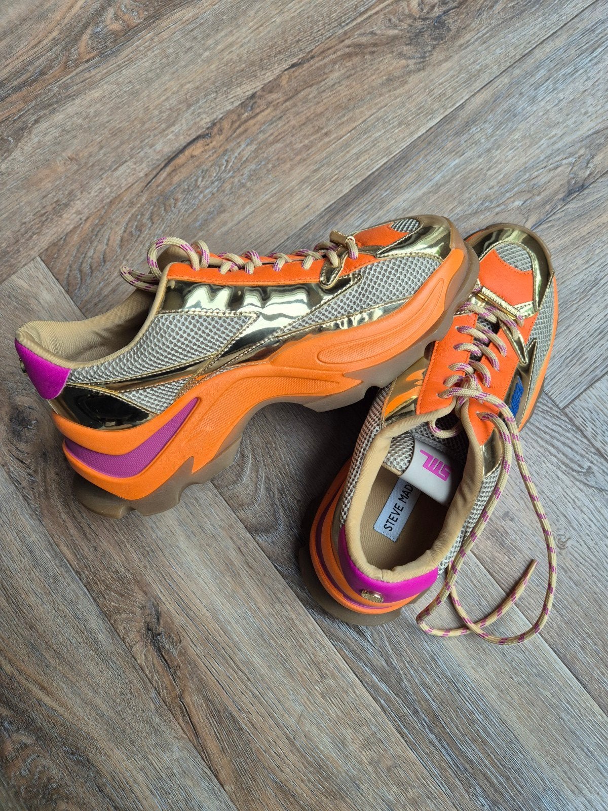Steve Madden Maxima sneakers goud/oranje mt 39, Steve Madden, Oranje, Ophalen of Verzenden, Sneakers of Gympen