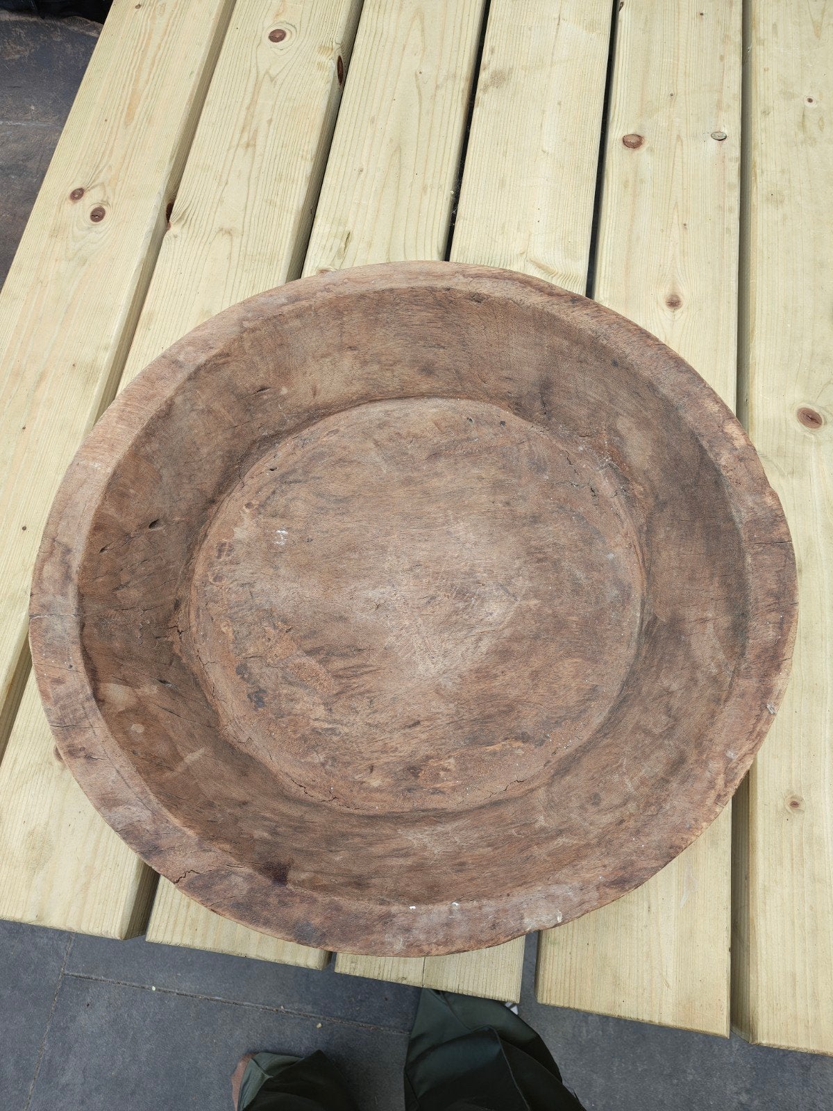 mooie houten schaal Stoer en Sober, Ophalen, Schaal, Rond, Zo goed als nieuw