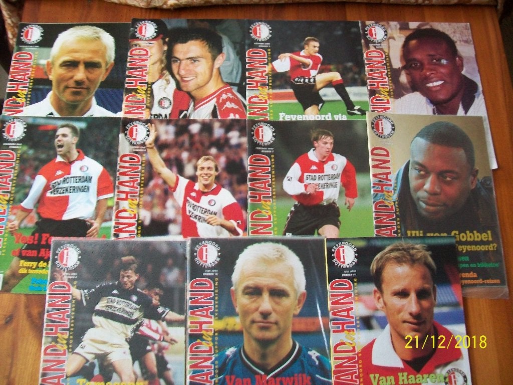 Hand in Hand ( Feyenoord) - Jaargang seizoen 2000 - 2001, Verzenden, Zo goed als nieuw, Feyenoord, Boek of Tijdschrift