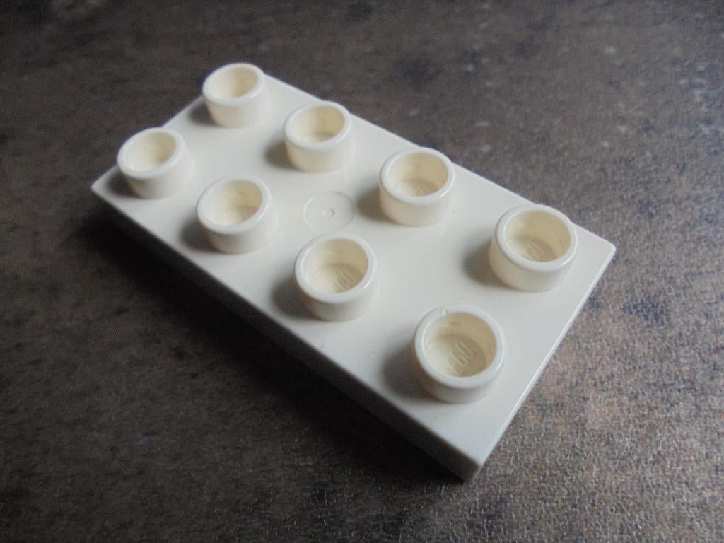 Lego Duplo Plate 2x4x0,5 (zie foto's) 20, Ophalen of Verzenden, Gebruikt, Losse stenen, Duplo