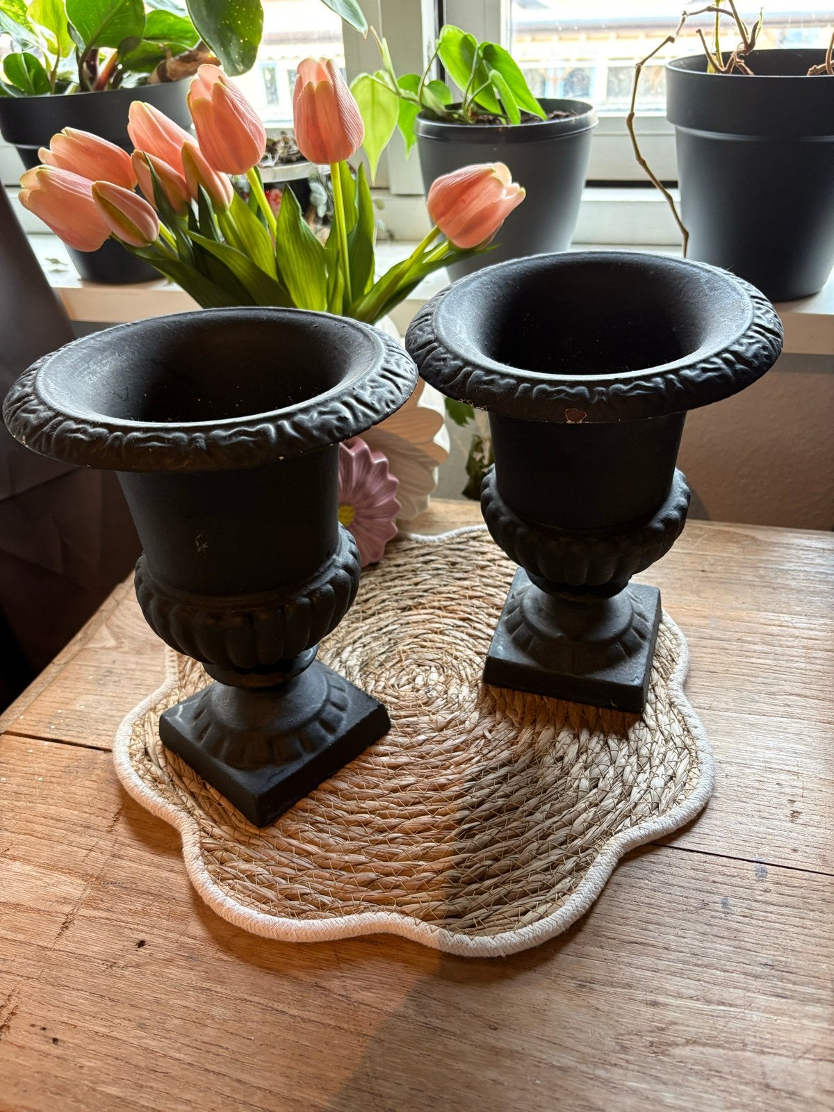 Set van 2 gietijzeren Franse louvre/vazen - Zwart, Antiek en Kunst, Ophalen