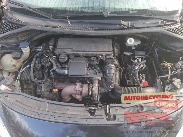 Motor van een Peugeot 207, Auto-onderdelen, Motor en Toebehoren, Ophalen, Gebruikt, -, -