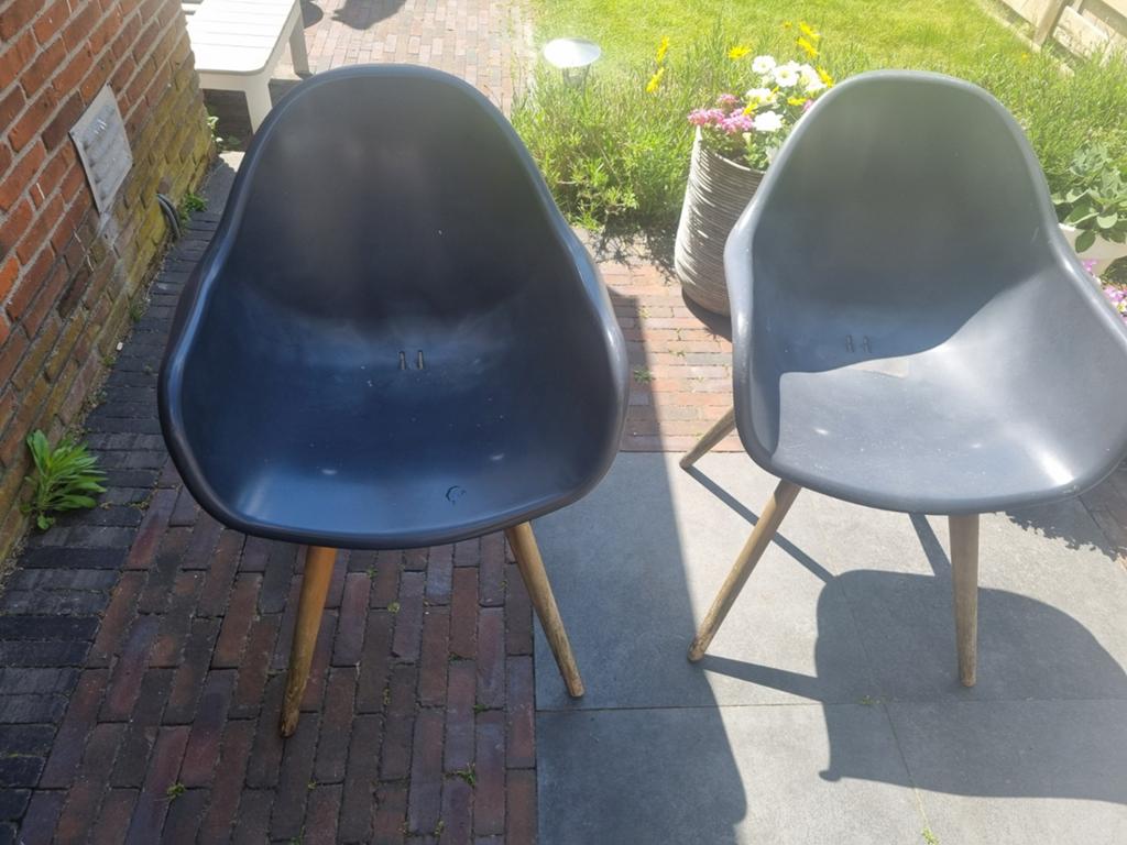 Set van 4 donkergrijze tuinstoelen met houten poten, Gebruikt, Vier, Ophalen, Hout