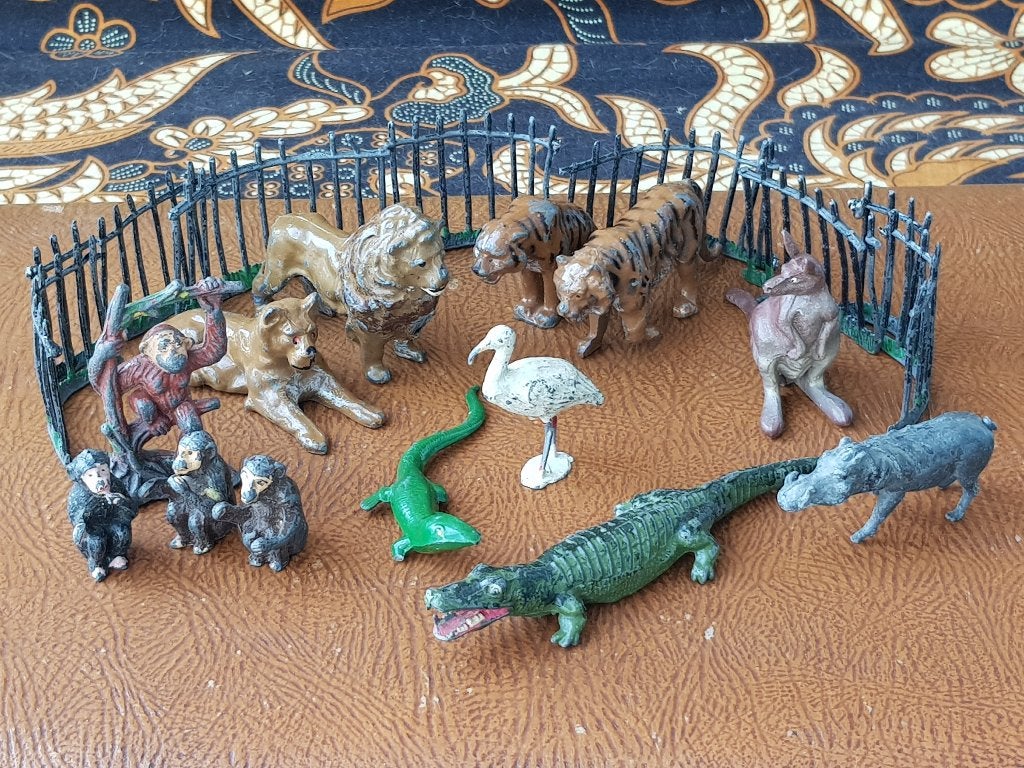 Oud antiek 21 delig dierentuin dieren uit Engeland van tin.