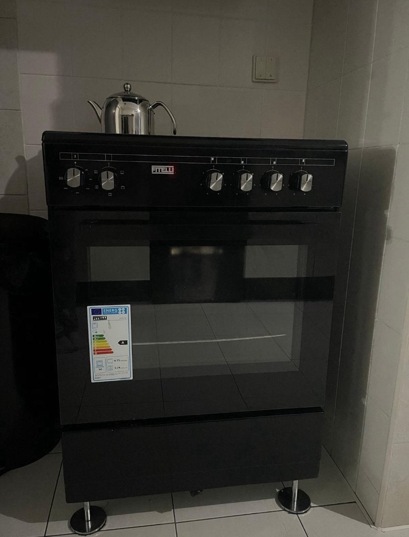 vrijstaand elektrisch fornuis met oven, Witgoed en Apparatuur, Fornuizen, Zo goed als nieuw, Vrijstaand, 85 tot 90 cm, Elektrisch