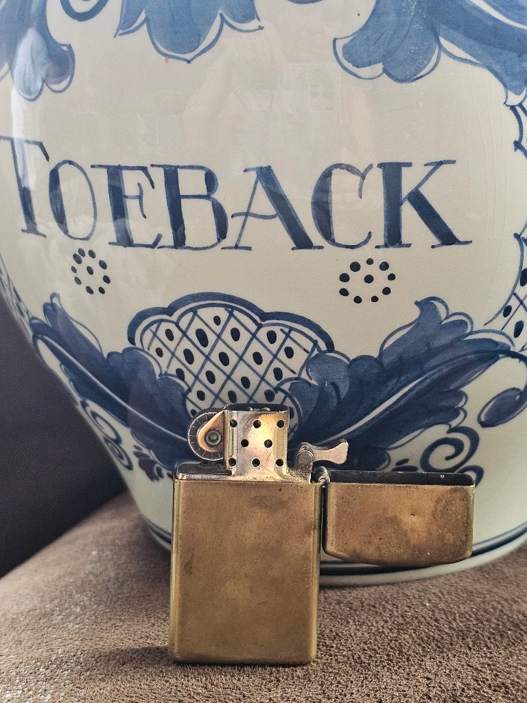 Vintage Zippo Solid Brass (1994) – Werkend & Topstaat!, Ophalen of Verzenden, Gebruikt, Aansteker