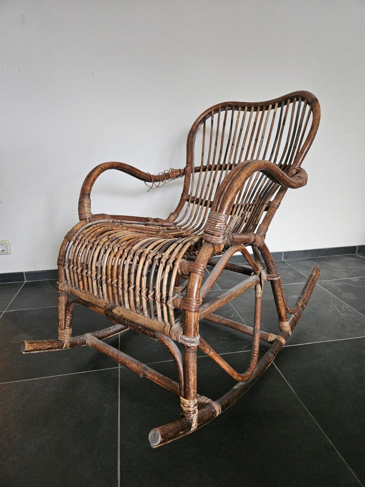Rotan schommelstoel, Ophalen, Zo goed als nieuw, Stoel(en)