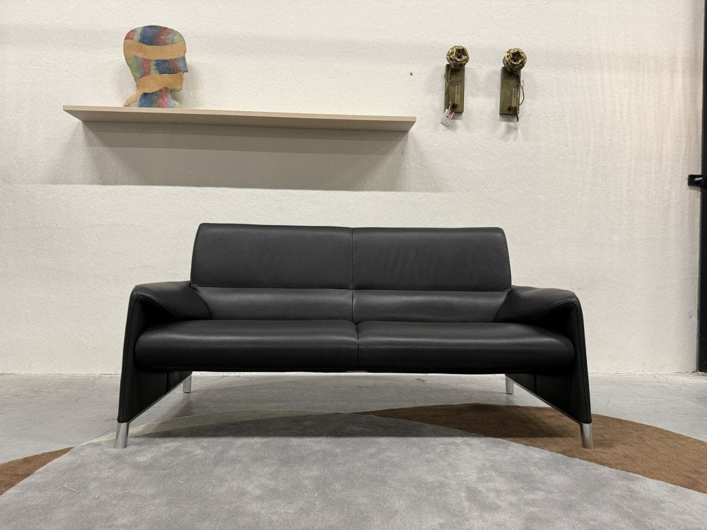 Nieuwstaat Leolux Felizia 2,5 zits Bank hoog zwart leer, Huis en Inrichting, Leolux, Info@leolux.nl, 150 tot 200 cm, Tweepersoons