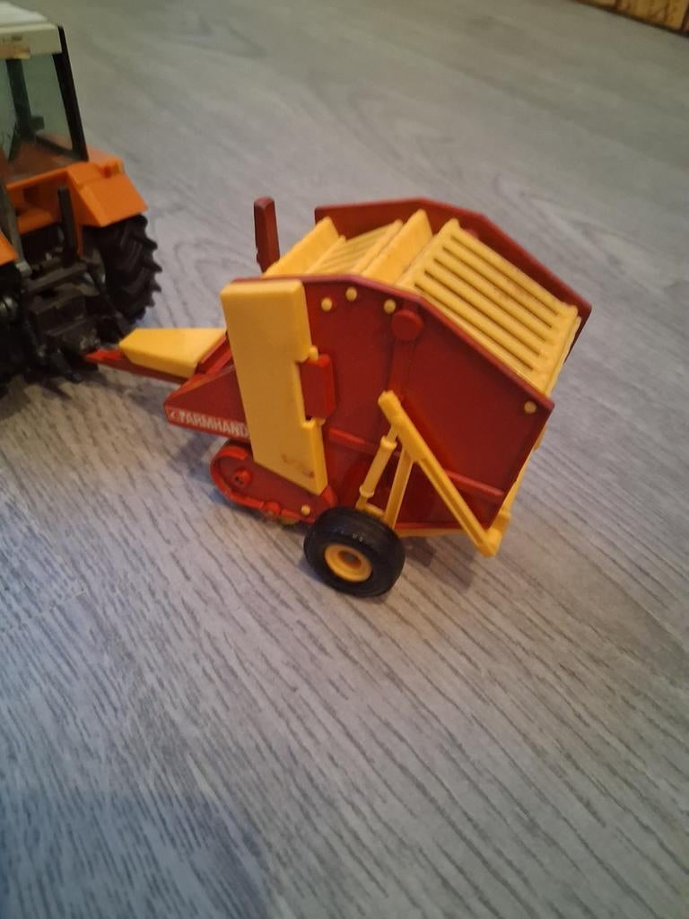 Britains ronde Balenpers, Ophalen of Verzenden, Gebruikt, Tractor of Landbouw