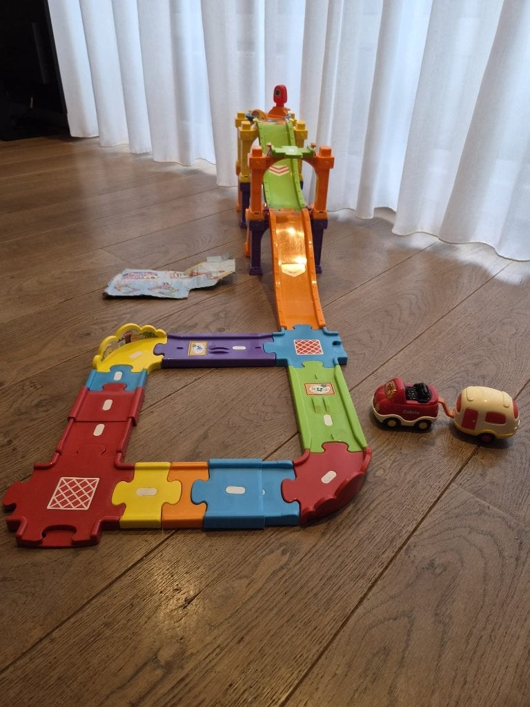 Toet toet brug met wegdelen, Kinderen en Baby's, Ophalen, Zo goed als nieuw, 2 tot 4 jaar