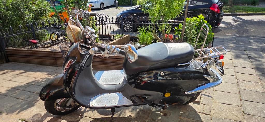 T.e.a.b Bella Retro Snor Scooter - Zwart, Ophalen, Gebruikt, Benzine, Overige merken