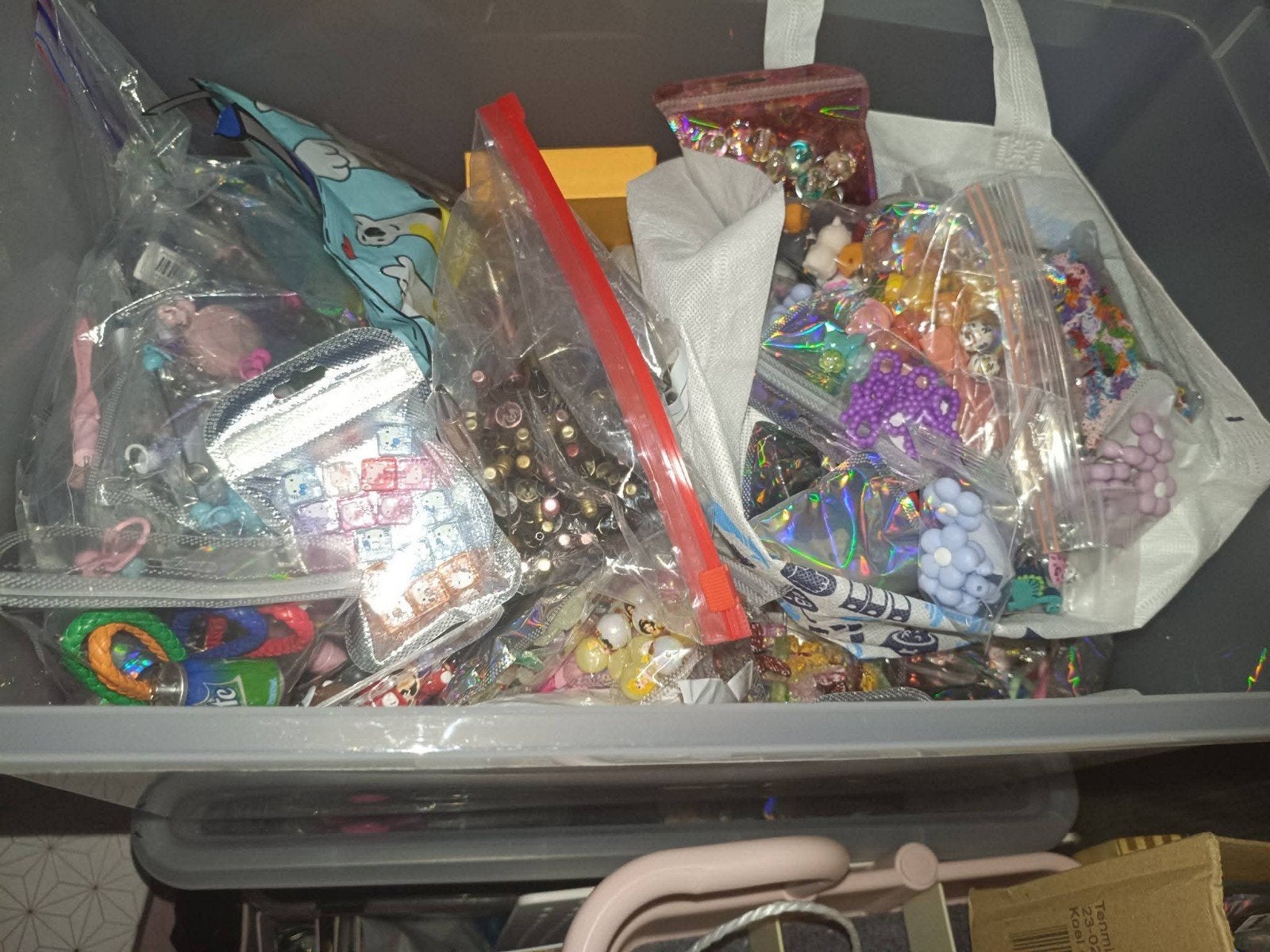 Grote collectie kralen en toebehoren (acryl, siliconen, etc), Ophalen of Verzenden