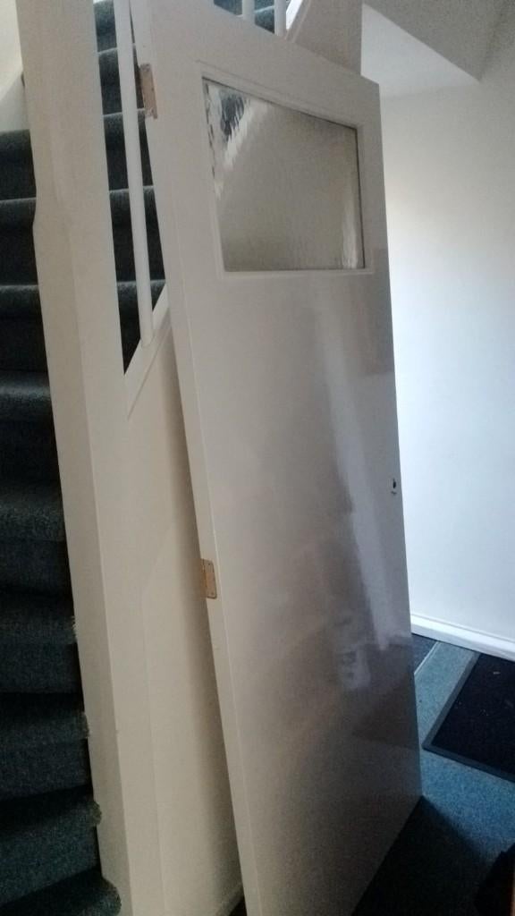 2 verschillende deuren met raampje / bovenlicht, Doe-het-zelf en Verbouw, Deuren en Horren, Ophalen, Glas, Binnendeur, 200 tot 215 cm