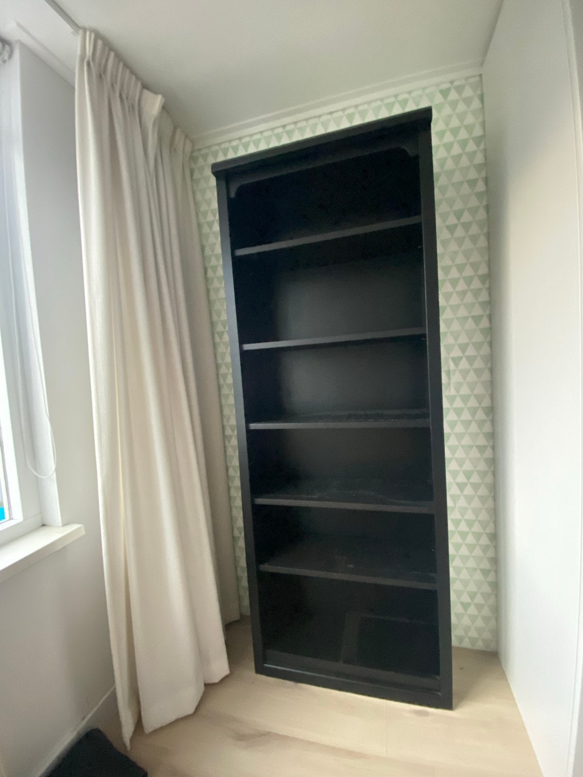 Zwarte boekenkast met 5 planken - 206x76x29cm, Huis en Inrichting, Ophalen, Met plank(en), Gebruikt, 200 cm of meer