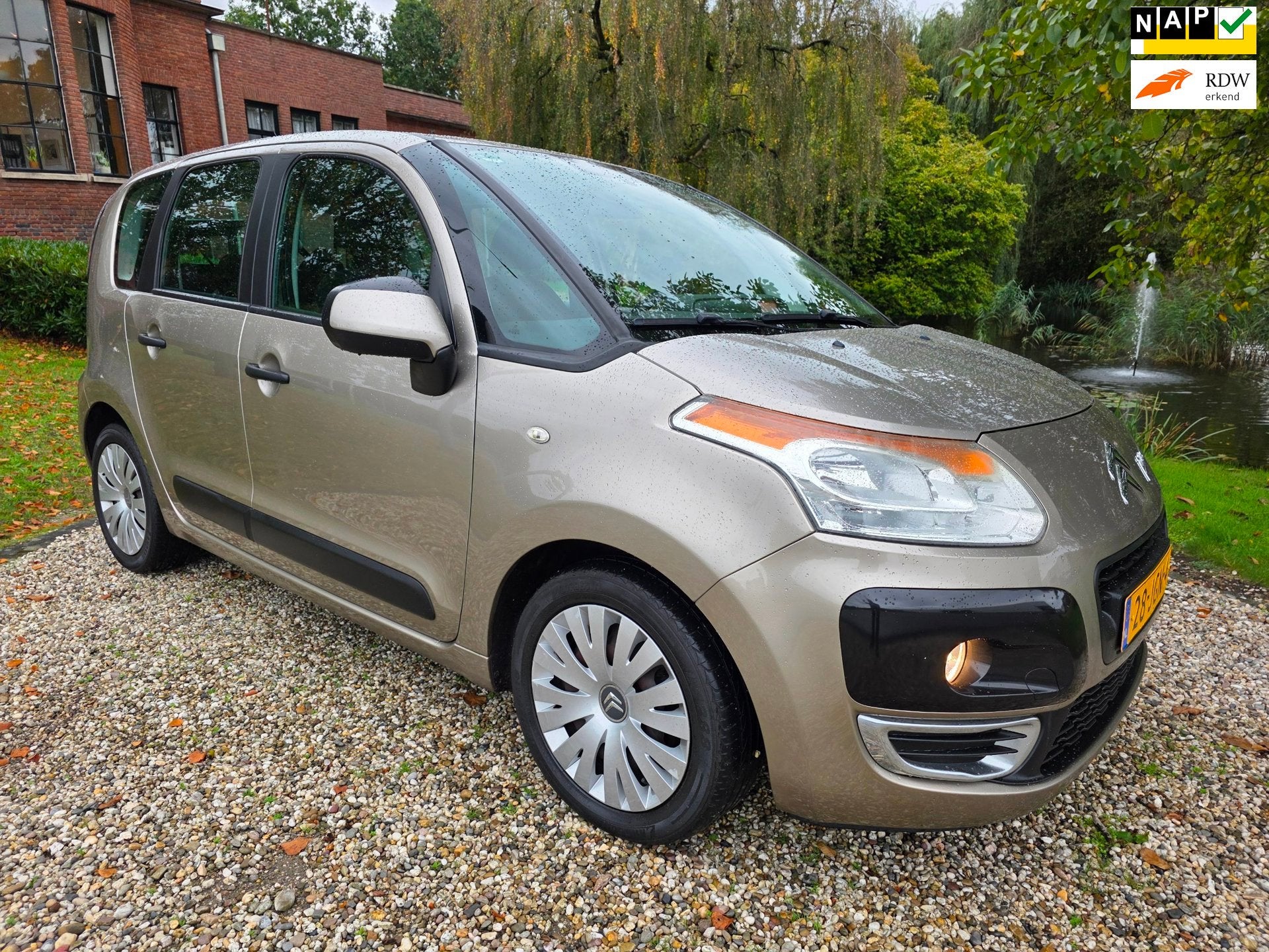 Citroen C3 Picasso 1.4 VTi Aura AIRCO *apk:09-2027*, Voorwielaandrijving, 15 km/l, Gebruikt, Elektrische ramen