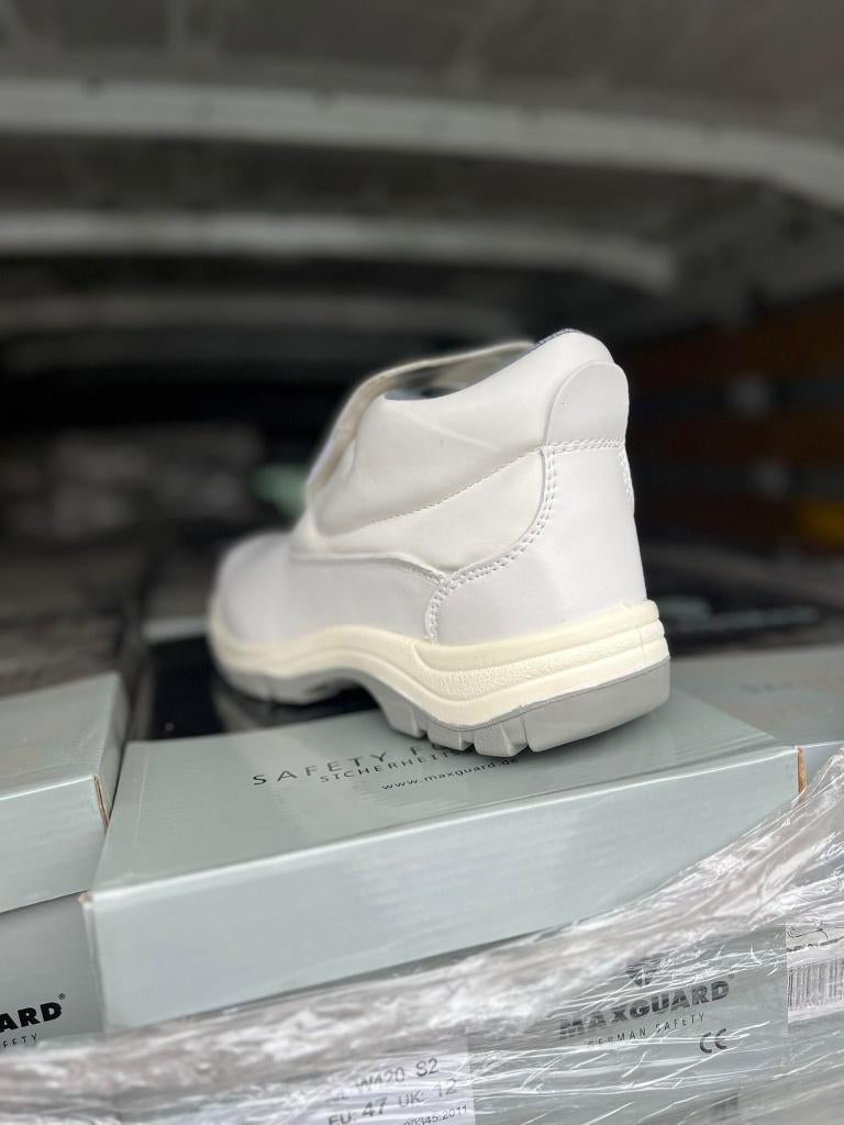 Partij schoenen te koop – in één keer overname, Ophalen