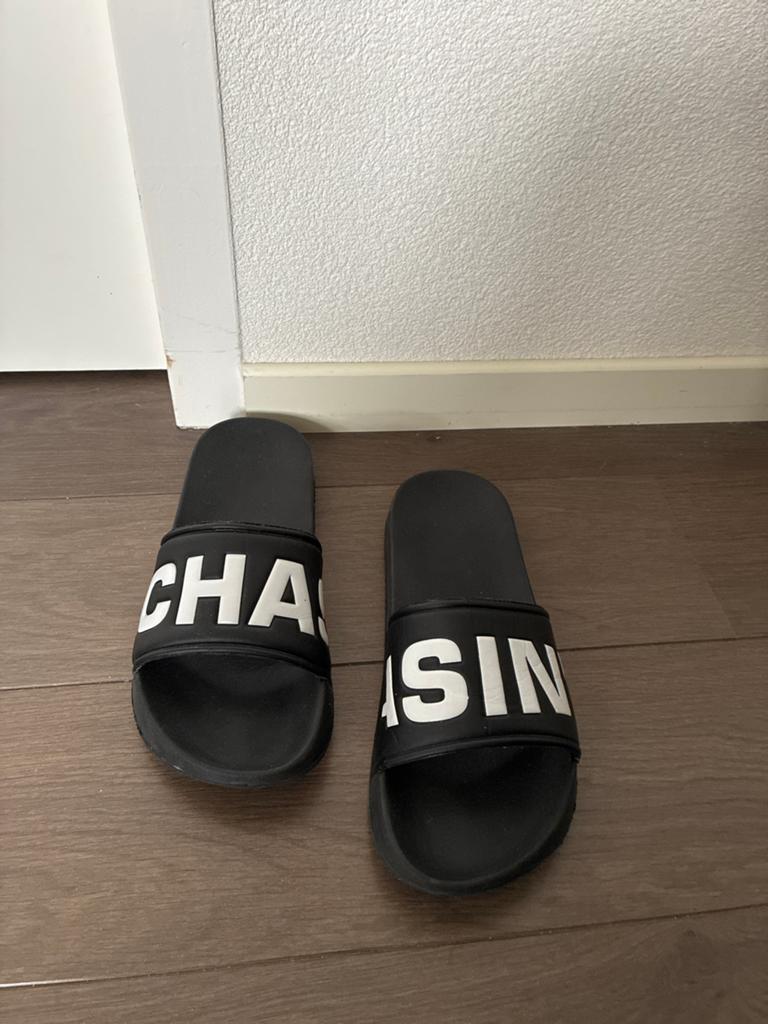 Chasin badslippers - Maat 43 - Zo goed als nieuw, Kleding | Heren, Schoenen, Ophalen of Verzenden, Zo goed als nieuw, Zwart, Slippers
