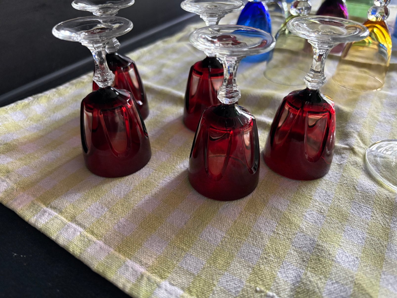 Verzameling vintage gekleurde glazen, Verzamelen, Ophalen, Zo goed als nieuw