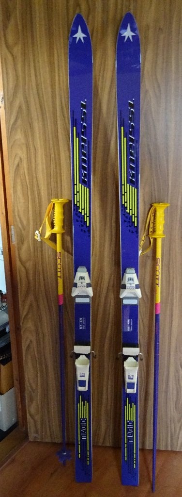 Ski's van het merk Kneissl en skistokken van het merk Scott, Sport en Fitness, Skiën en Langlaufen, 160 tot 180 cm, Zo goed als nieuw
