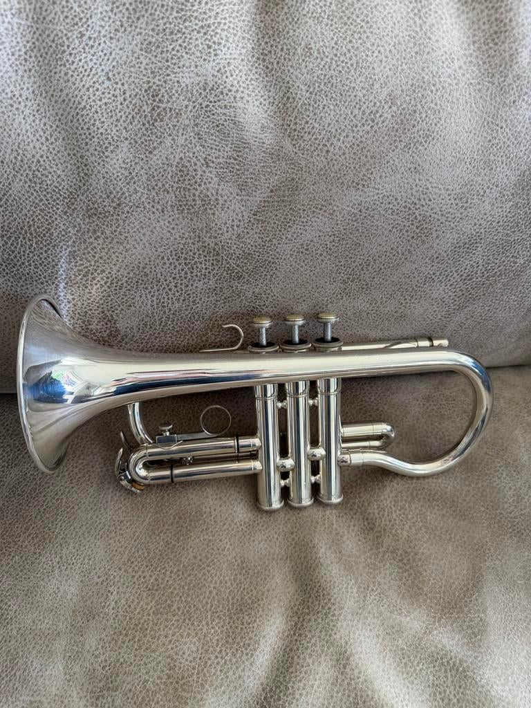 Yamaha Eb cornet YCR-2610 Zilverkleurig, Muziek en Instrumenten, Blaasinstrumenten | Trompetten, Zo goed als nieuw, Es-trompet