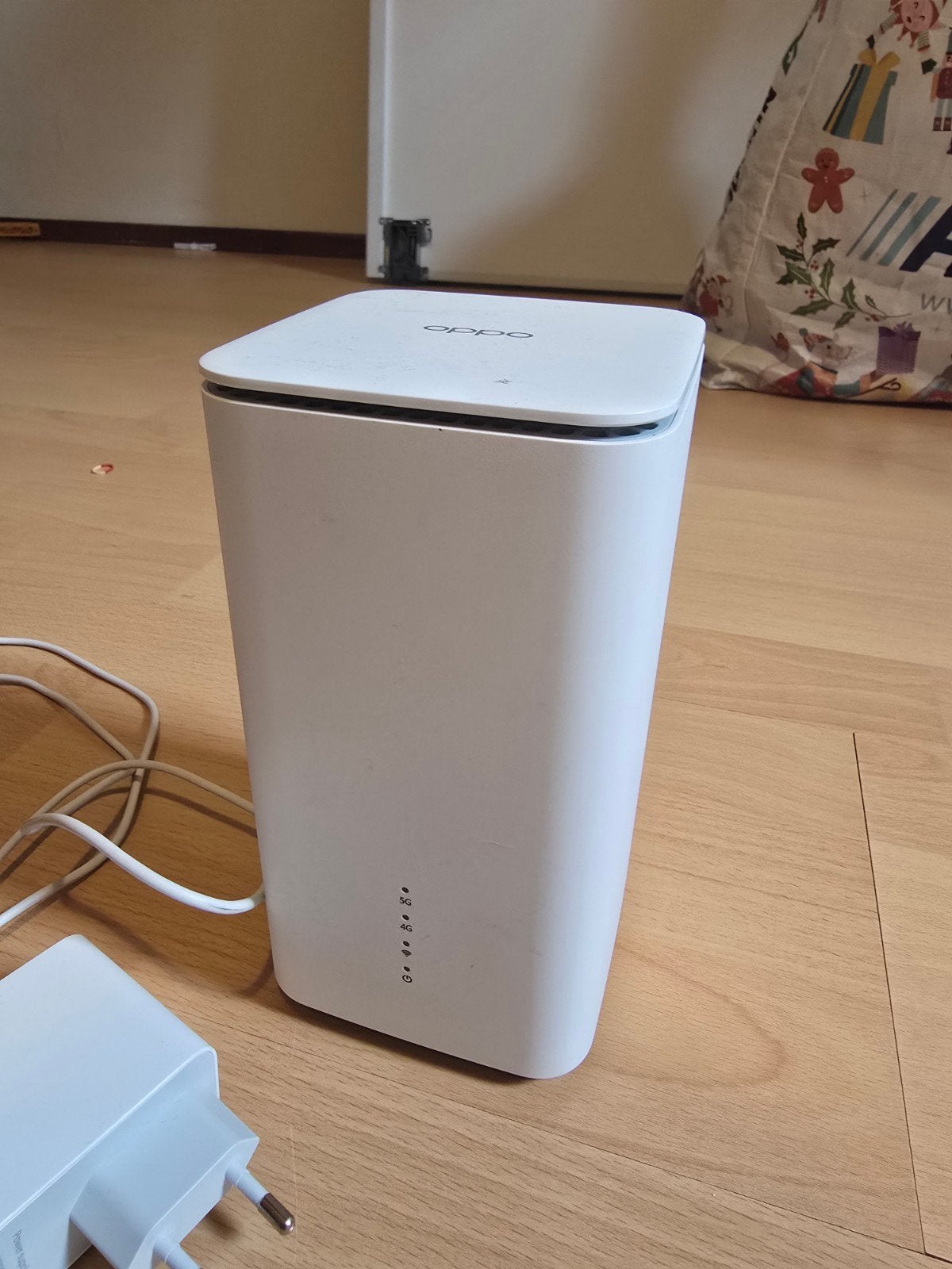 Oppo 5G CPE T1a Router - Snel en Betrouwbaar Internet, Ophalen of Verzenden, Zo goed als nieuw, Router met modem, Oppo