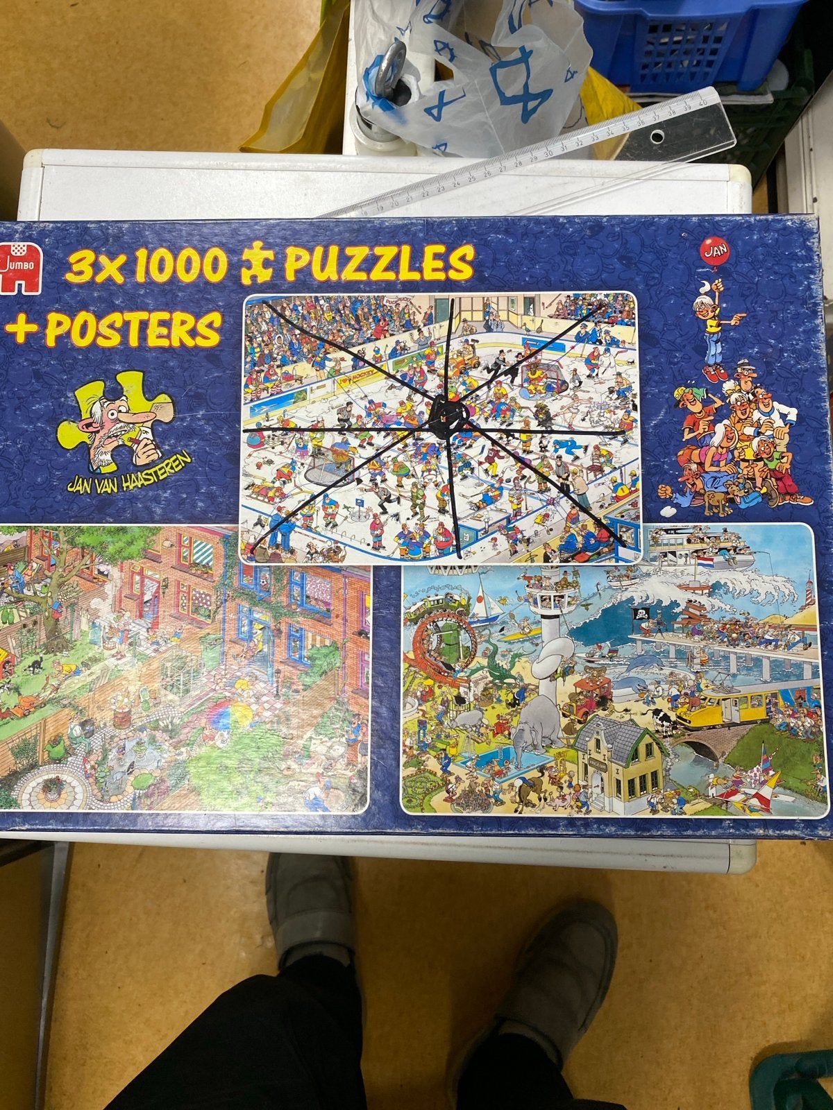 Jan van Haasteren 2x1000 stukjes puzzels + posters, Ophalen of Verzenden, 500 t/m 1500 stukjes, Gebruikt, Legpuzzel