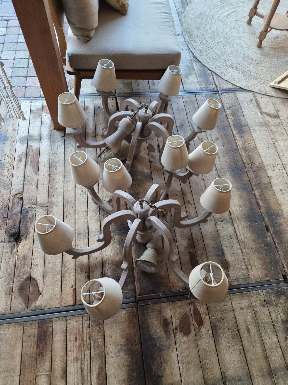Twee grote houten kroonluchters met linnen kappen, Ophalen, Gebruikt, Landelijk, Rustiek, E14 (klein)