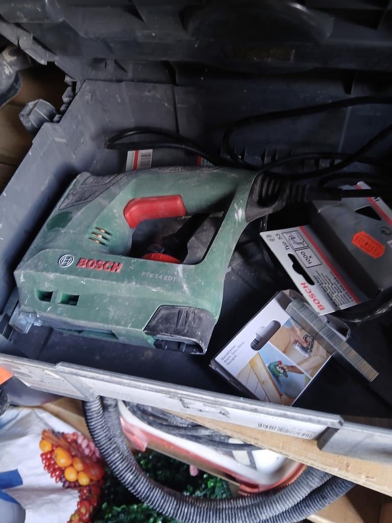 Bosch tekker nietmachine, Ophalen of Verzenden, Minder dan 600 watt, Vlakschuurmachine