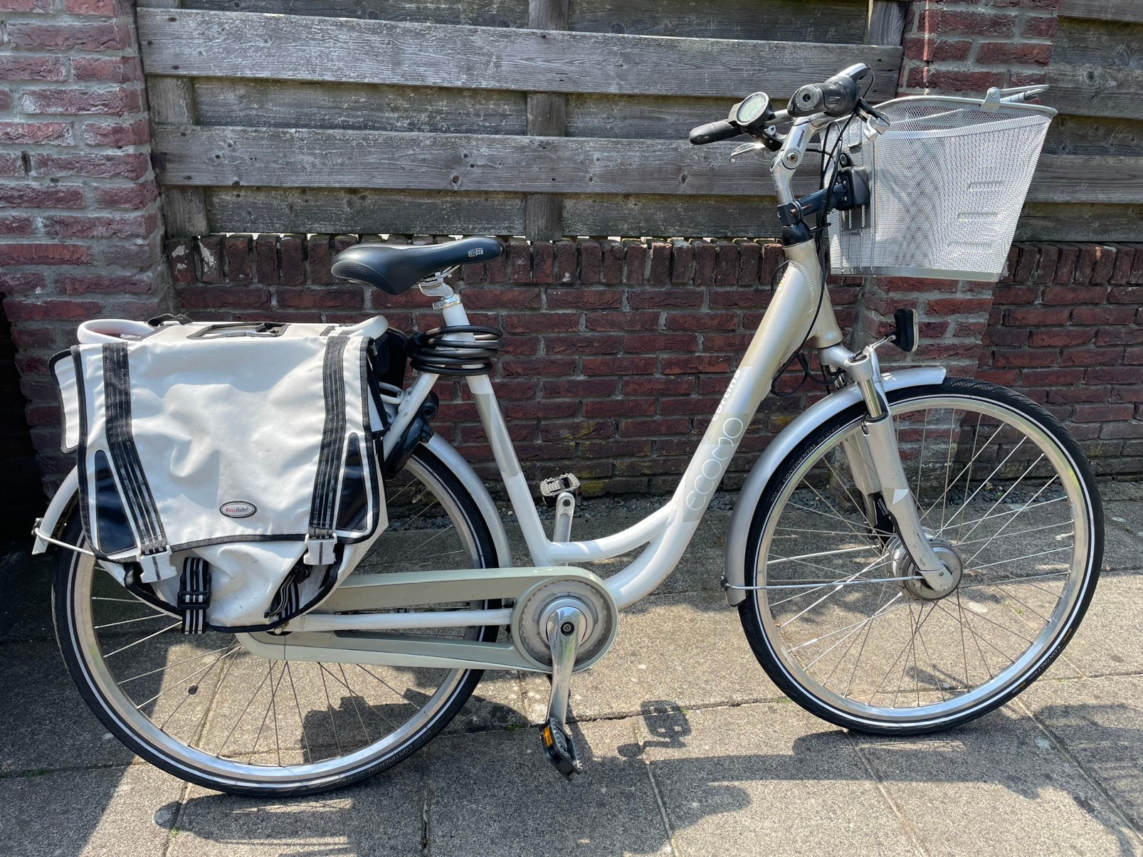 Elektrischfiets cortina ecomo 28"57cm -accu 50km -Tas - mand, Ophalen, Zo goed als nieuw, Cortina, 55 tot 59 cm