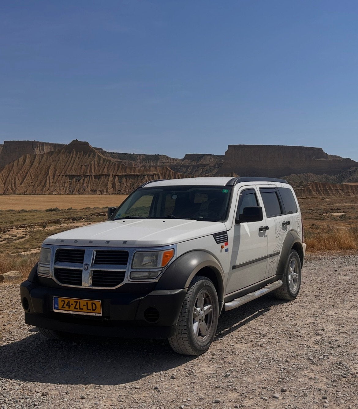Dodge Nitro 3.7v6 4x4 youngtimer ‘07 APK 12 mnd, Automaat, 4x4, 3000 kg, Wit