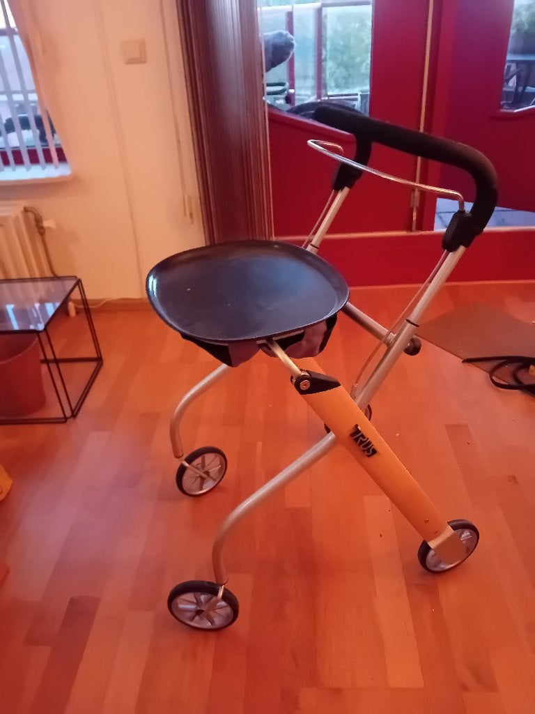 rollator voor binnen, Diversen, Ophalen, Lichtgewicht, Zo goed als nieuw