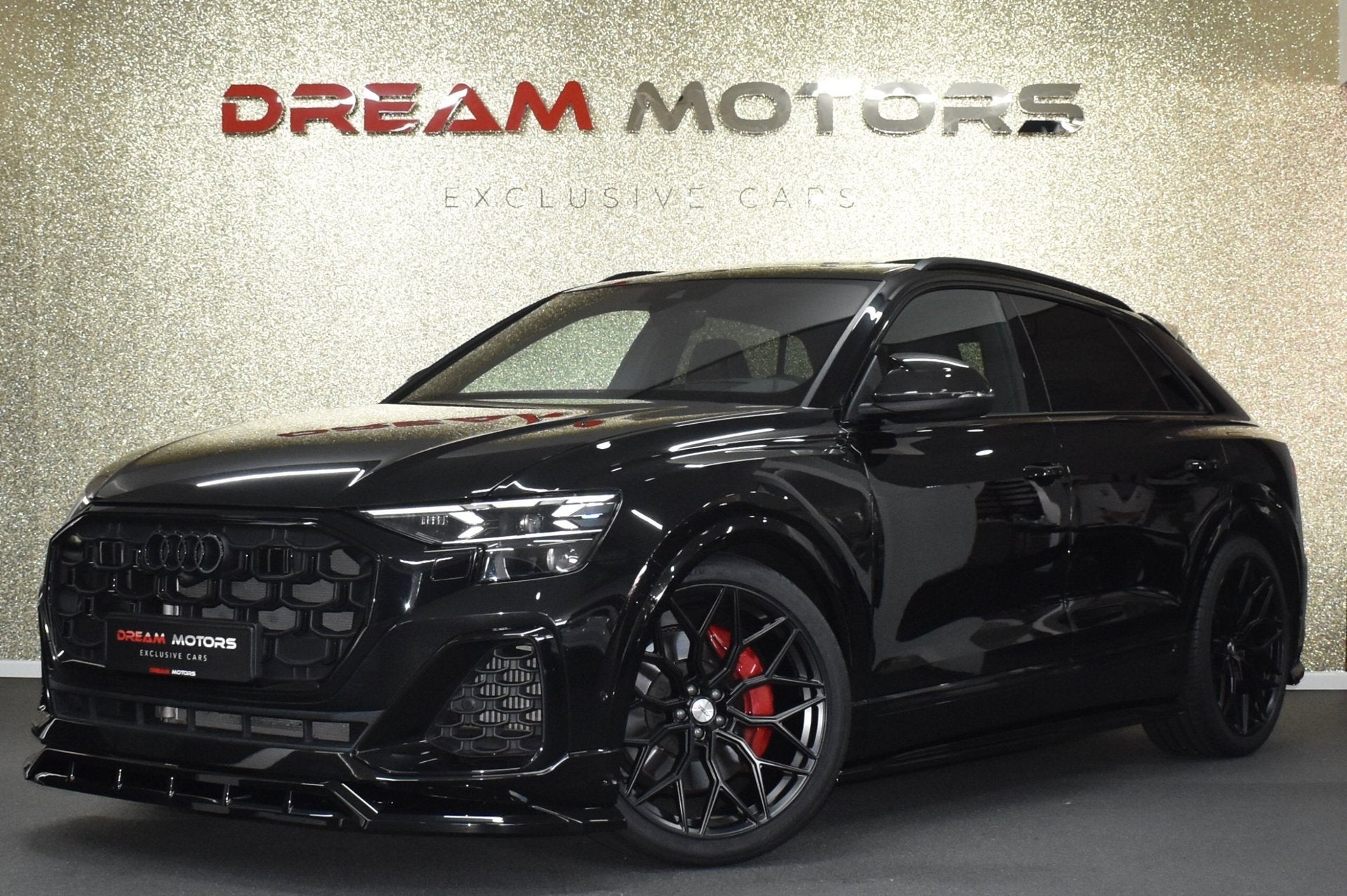 Audi Q8 60 TFSI e Quattro S-Line Competition 490pk | AKRAPOV, Auto's, Dealer onderhouden, Gebruikt, Zwart, 2995 cc
