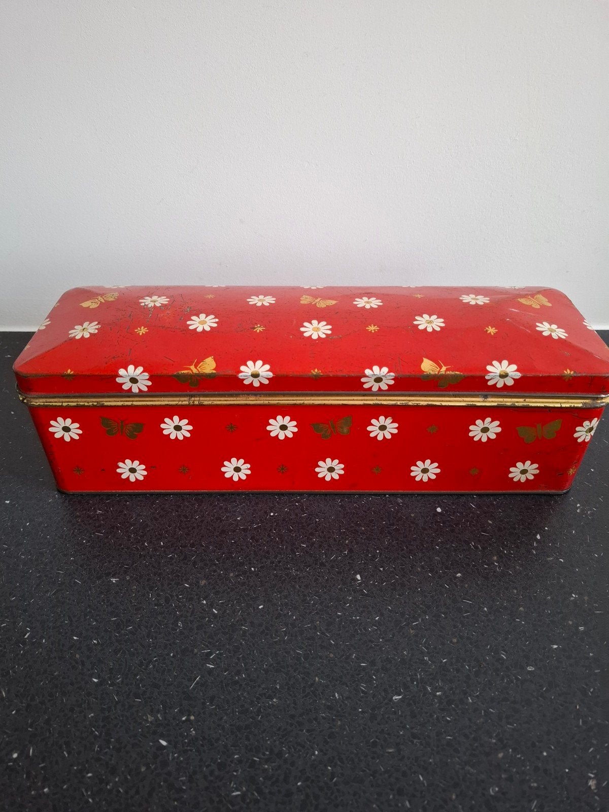 Vintage Peperkoek Blik Rood met Madeliefjes en Vlinders, Ophalen of Verzenden