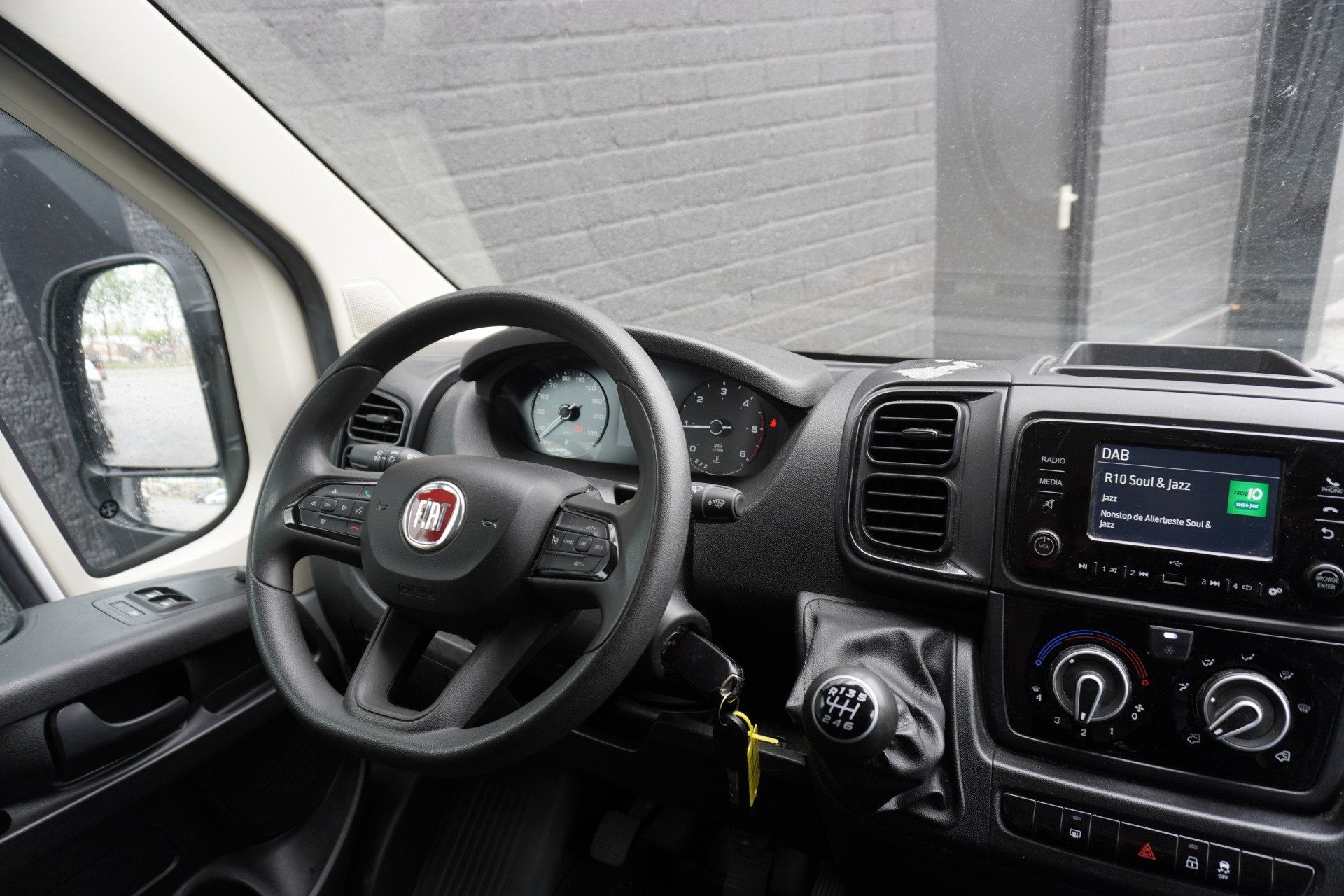 Fiat Ducato 2.2 MultiJet L2H2 EURO 6 - Airco - Cruise - €1, Voorwielaandrijving, Stof, Gebruikt, 4 cilinders
