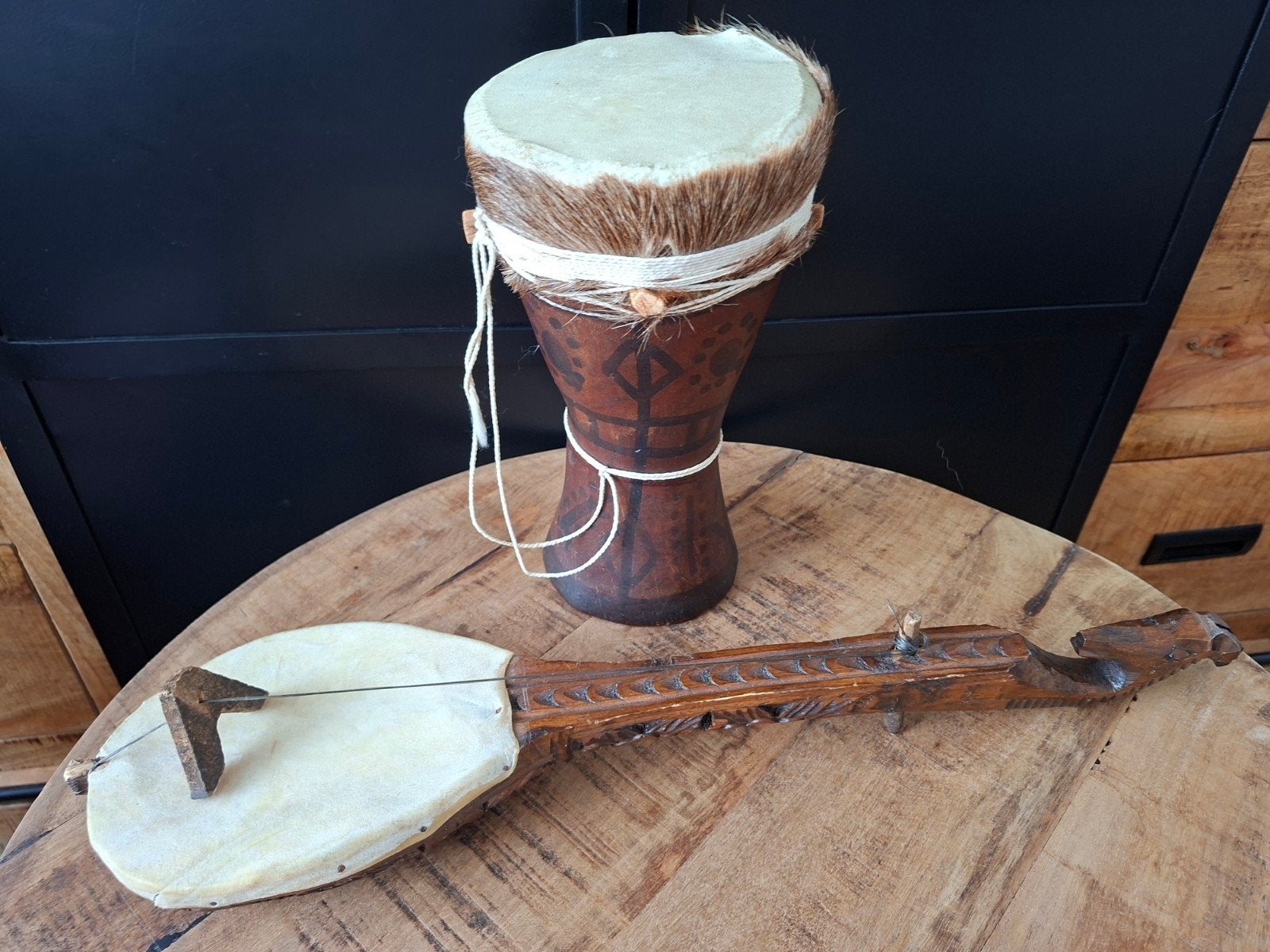 2 traditionele instrumenten Balkangusle gusle guzla djembé, Ophalen of Verzenden, Gebruikt