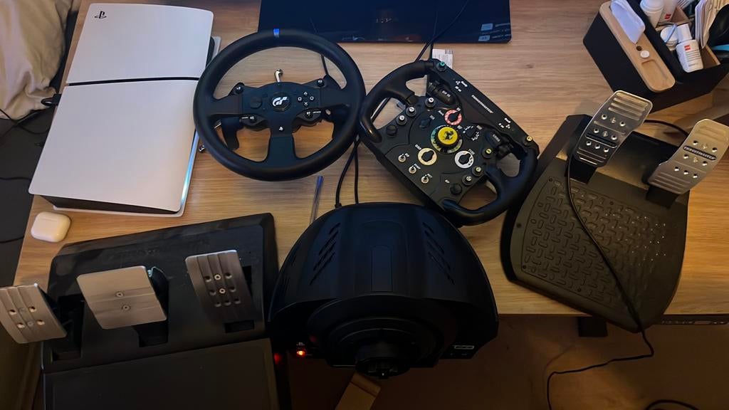 Thrustmaster T300RS GT met Ferrari F1 stuur en pedalen, Racestuur, Force feedback, Zo goed als nieuw, Thrustmaster