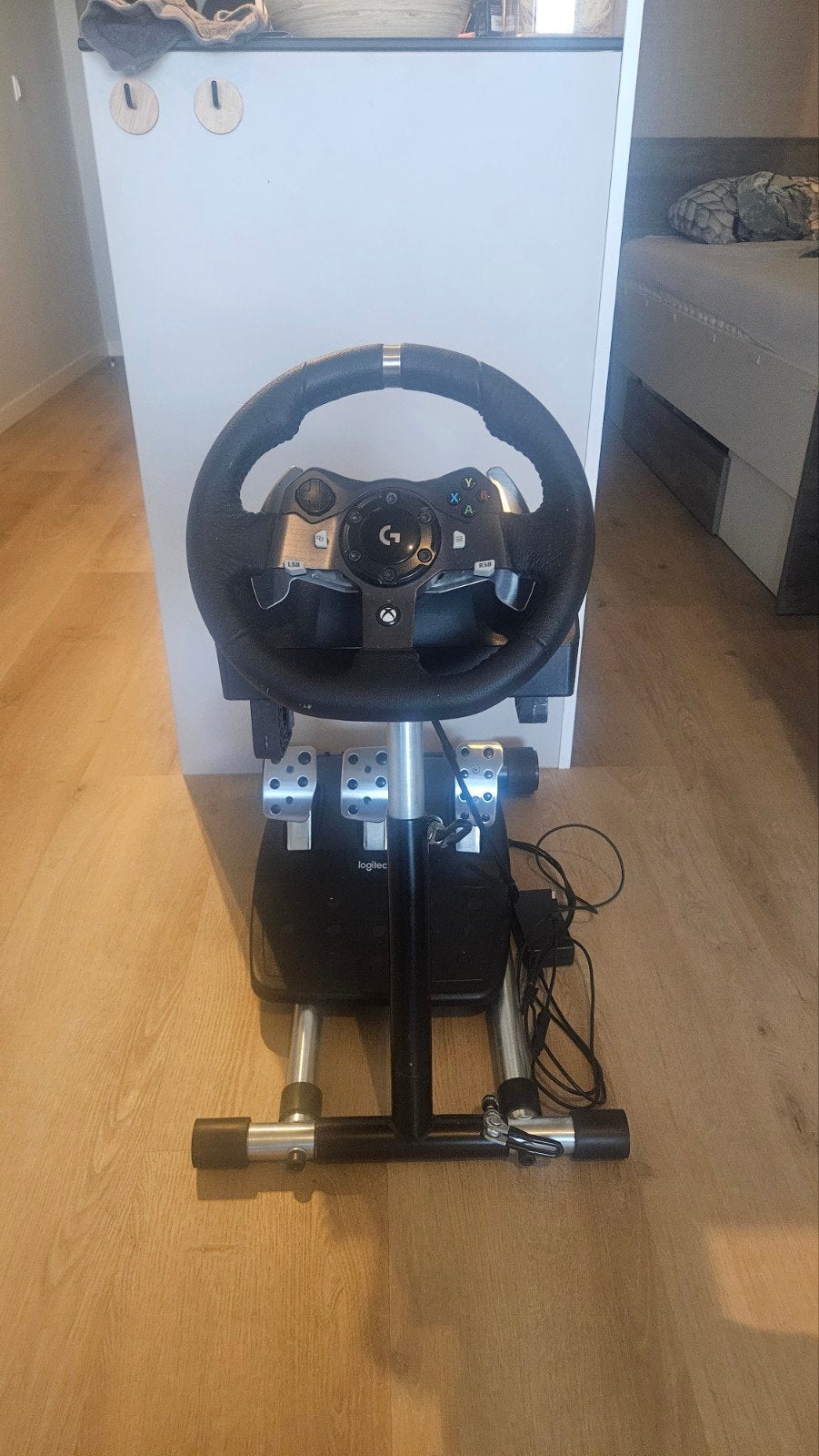 Logitech stuur + pedalen (xbox editie), Ophalen, Zo goed als nieuw, Stuurtje of Sportattribuut, Xbox Original