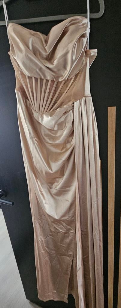 Elegante Champagne Gala Jurk Maat M, Kleding | Dames, Gelegenheidskleding, Nieuw, Galajurk, Maat 38/40 (M), Beige, Ophalen of Verzenden
