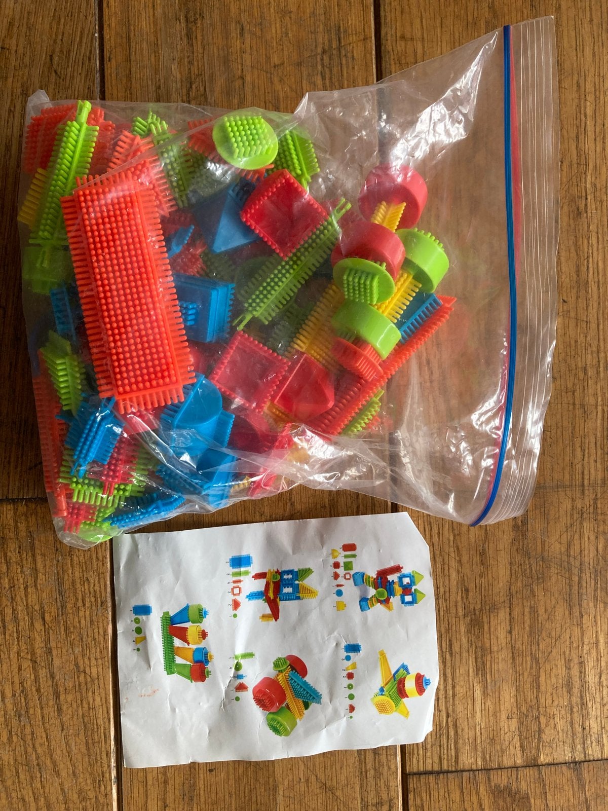 Grote zak met kleurrijke bouwblokken (stekelblokken), Ophalen of Verzenden, Gebruikt, Overige merken