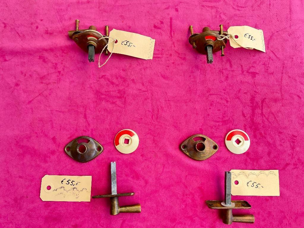 Oude toilet sluitingen, badkamer, wc slot, vrij en bezet, Doe-het-zelf en Verbouw, Hang- en Sluitwerk, Ophalen of Verzenden, Nieuw